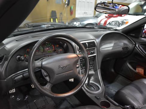 Used 2004 Ford Mustang GT RWD image 19