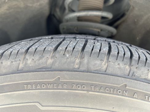 Used 2020 Ford Explorer XLT w/ Equipment Group 202A RWD image 12