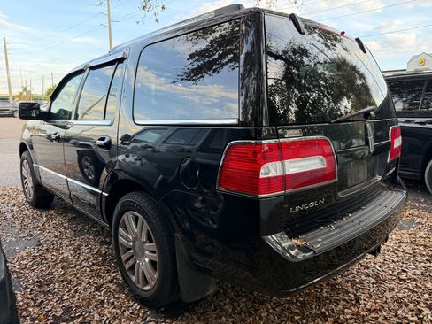 Used 2014 Lincoln Navigator 4WD image 2