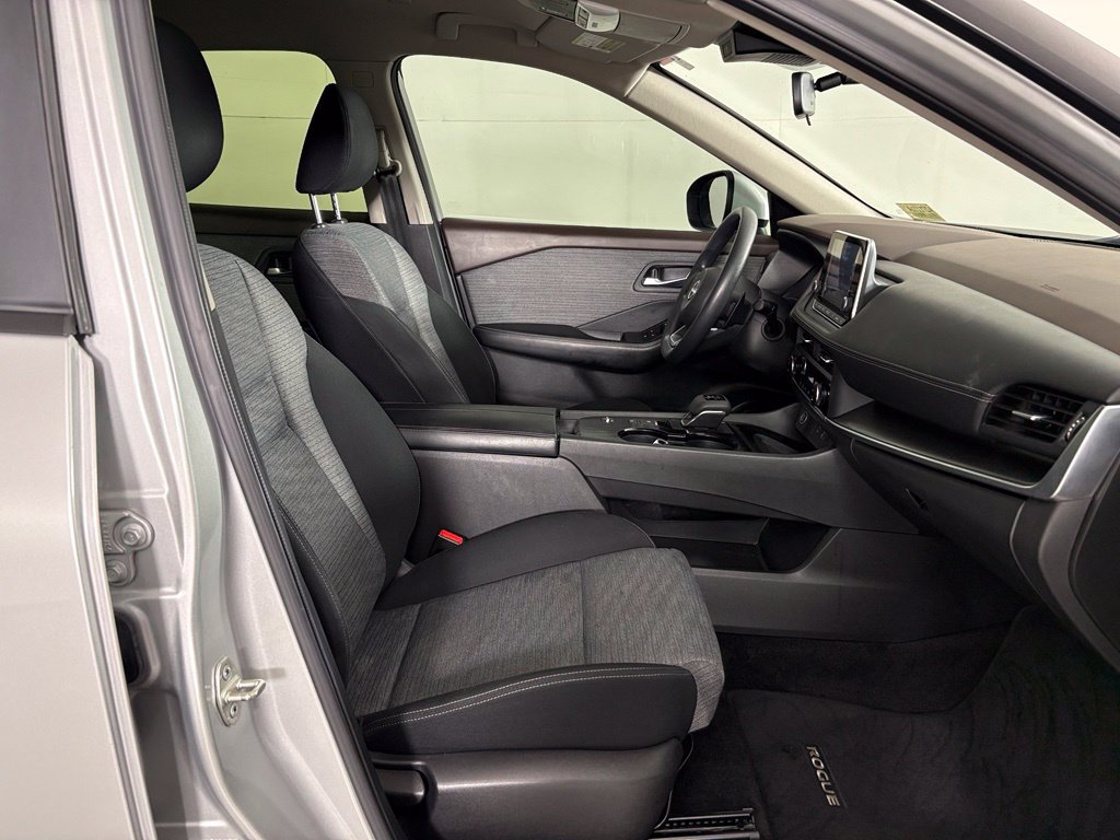 Used 2023 Nissan Rogue SV FWD image 40