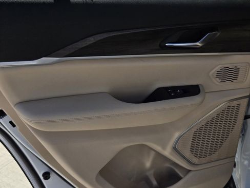 New 2026 Jeep Grand Cherokee Limited image 12