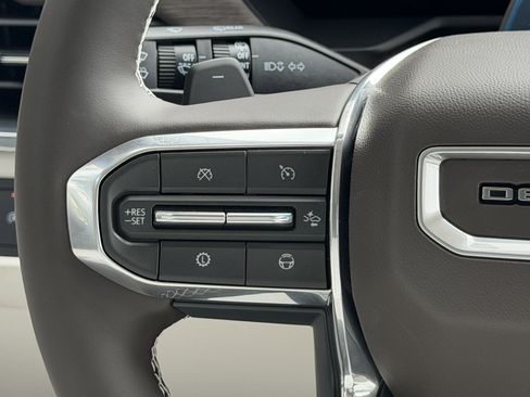 New 2026 GMC Acadia Denali w/ Super Cruise Package image 41