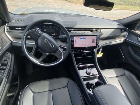 New 2026 Jeep Grand Cherokee Limited w/ Luxury Tech Group II image 11