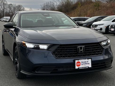 Used 2025 Honda Accord SE image 7
