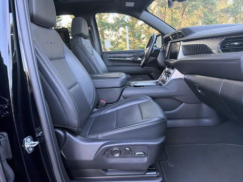 Used 2024 GMC Yukon Denali AWD/4WD image 34