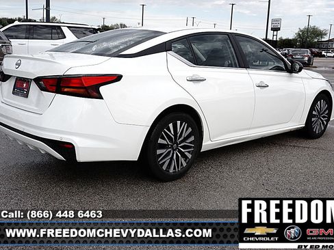 Used 2025 Nissan Altima 2.5 SV image 37