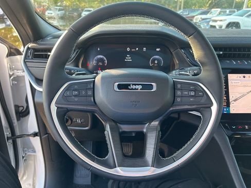 New 2026 Jeep Grand Cherokee Limited w/ Limited Altitude Package image 17