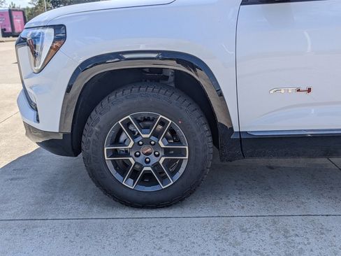 New 2026 GMC Terrain AT4 w/ Technology Package II image 10