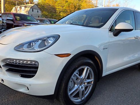 Used 2012 Porsche Cayenne S AWD/4WD image 6
