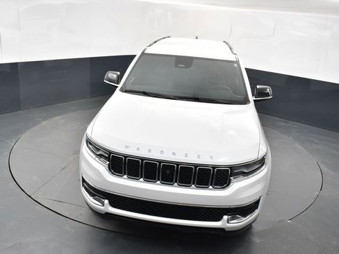 Used 2024 Jeep Wagoneer 4WD w/ Convenience Group I image 34