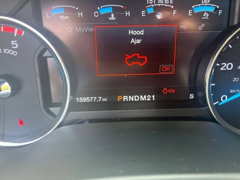 Used 2019 Ford F350 Lariat w/ Lariat Value Package AWD/4WD image 5