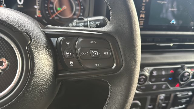 Used 2025 Jeep Wrangler Unlimited Rubicon w/ Convenience Group AWD/4WD image 21