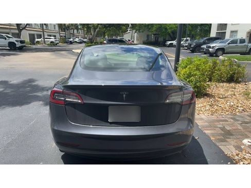Used 2022 Tesla Model 3 Long Range AWD/4WD image 4