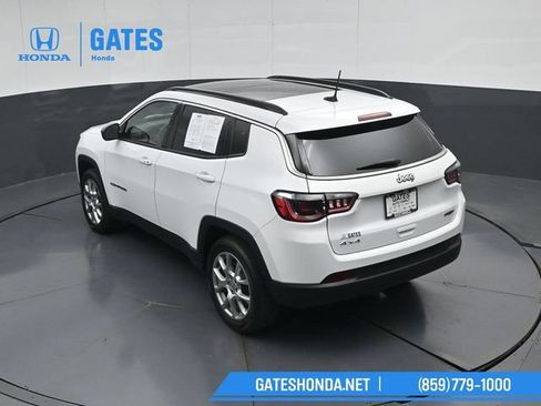 Used 2022 Jeep Compass Latitude w/ Sun and Sound Group AWD/4WD image 57