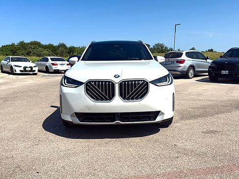 Used 2026 BMW X3 xDrive30i w/ Convenience Package AWD/4WD image 2
