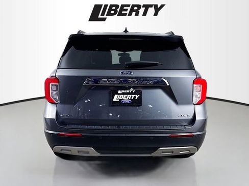 Used 2023 Ford Explorer XLT w/ Equipment Group 202A image 6