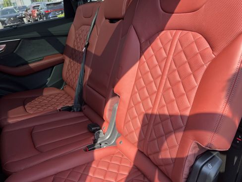 Used 2023 Audi SQ7 Prestige AWD/4WD image 33