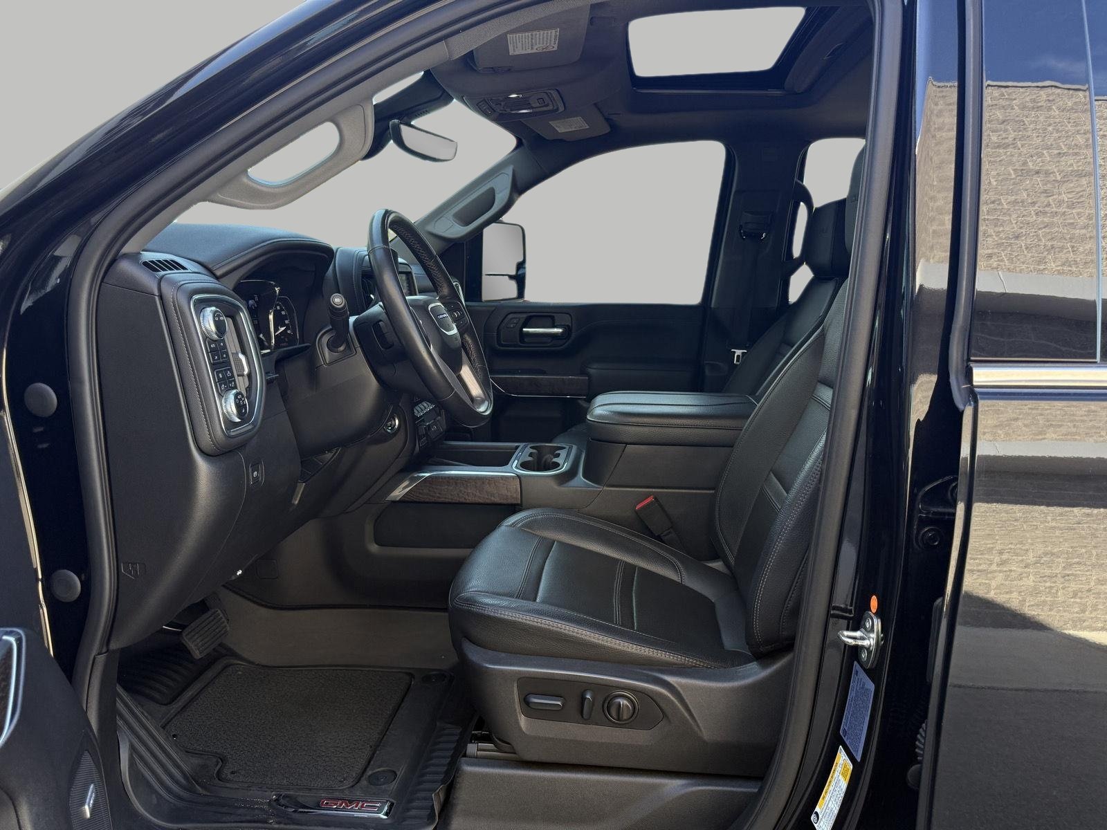 Used 2023 GMC Sierra 3500 Denali w/ Denali Black Diamond Edition AWD/4WD image 21