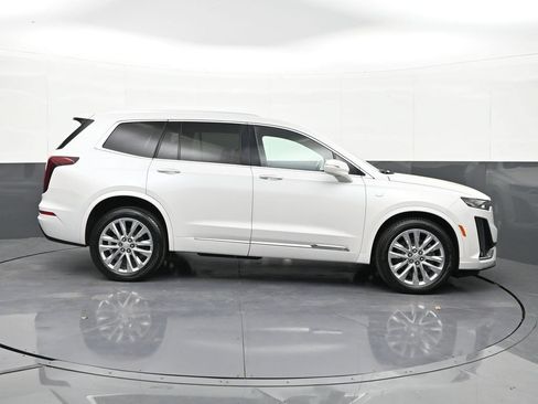 Used 2020 Cadillac XT6 Premium Luxury AWD/4WD image 2