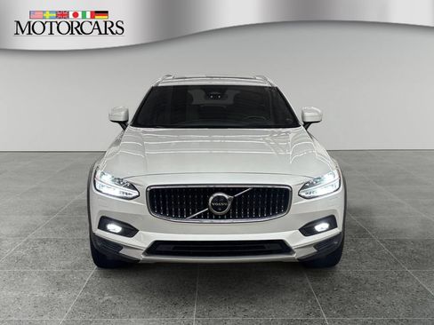 Used 2022 Volvo V90 B6 Cross Country w/ Advanced Package AWD/4WD image 8