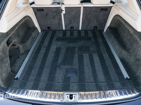 Used 2022 Bentley Bentayga image 31