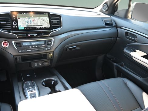 Certified 2026 Honda Ridgeline TrailSport image 11