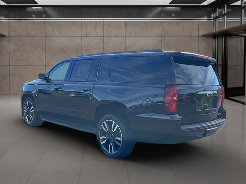 Used 2020 Chevrolet Suburban Premier image 4