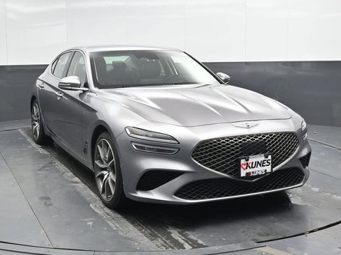 Used 2023 Genesis G70 2.0T image 5