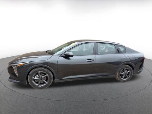 Used 2025 Kia K4 LXS image 11