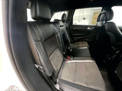 Used 2018 Jeep Grand Cherokee Altitude AWD/4WD image 16