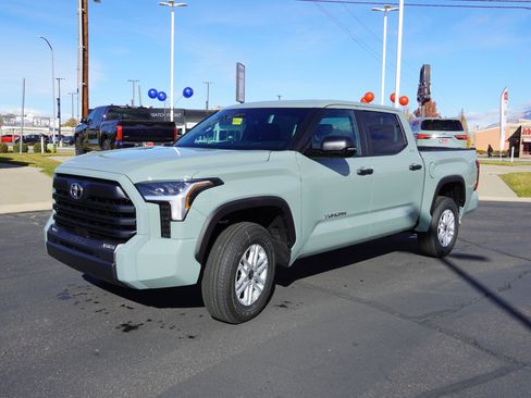 New 2026 Toyota Tundra SR5 w/ SR5 Convenience Package image 4