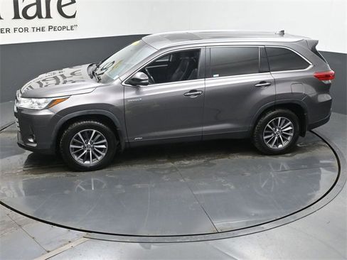 Used 2019 Toyota Highlander XLE image 59