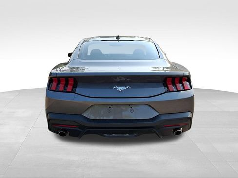 Used 2025 Ford Mustang Coupe RWD image 5
