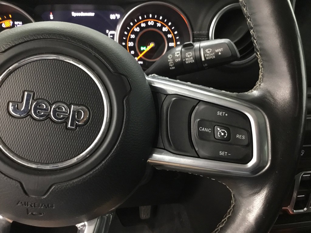 Used 2018 Jeep Wrangler Unlimited Sahara AWD/4WD image 14