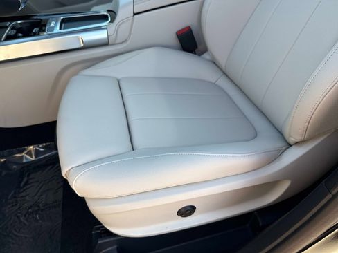 New 2026 Mercedes-Benz GLB 250 4MATIC image 21