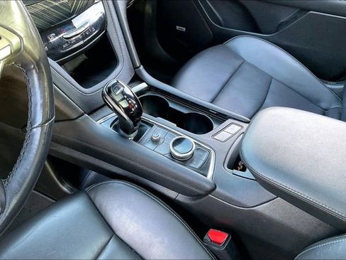 Used 2024 Cadillac XT6 Premium Luxury w/ Technology Package image 13