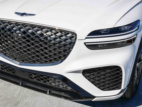 Used 2025 Genesis GV70 3.5T Sport w/ Sport Advanced Package image 11