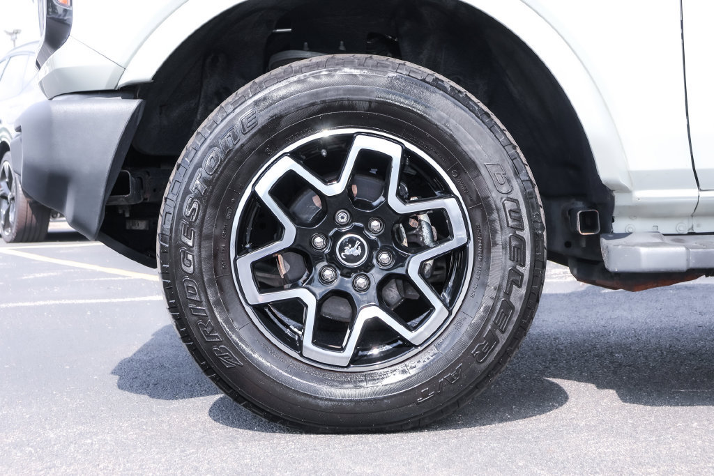 Used 2022 Ford Bronco Outer Banks AWD/4WD image 17