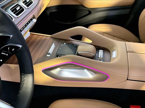 New 2026 Mercedes-Benz GLS 450 4MATIC image 10