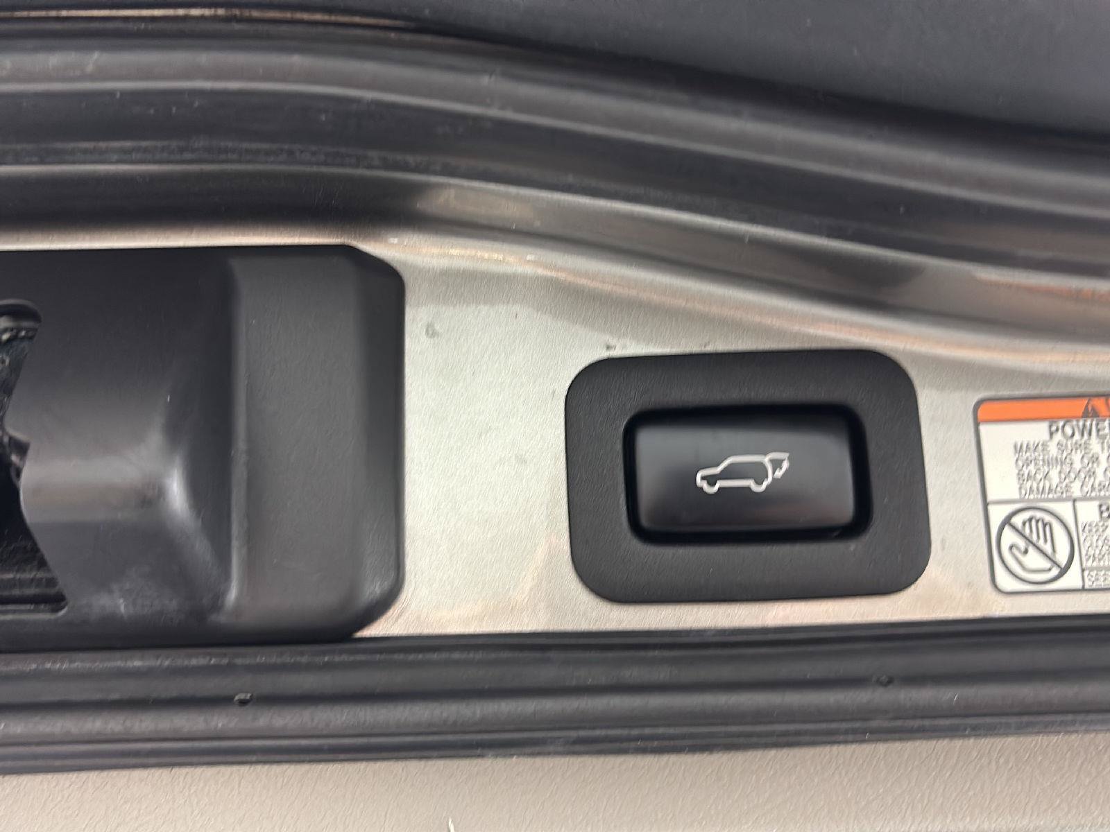 Used 2016 Lexus LX 570 4WD w/ Luxury Package image 24