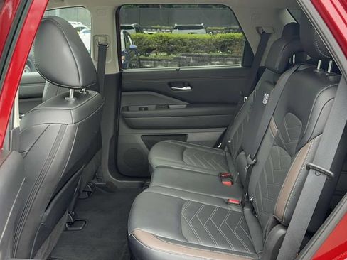Used 2023 Nissan Pathfinder Platinum w/ Cargo Package AWD/4WD image 14