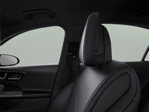 Used 2025 Mercedes-Benz C 300 Sedan image 24