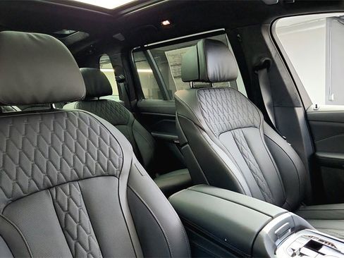 New 2026 BMW ALPINA XB7 image 34