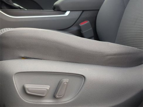 Used 2021 Toyota Highlander LE image 10