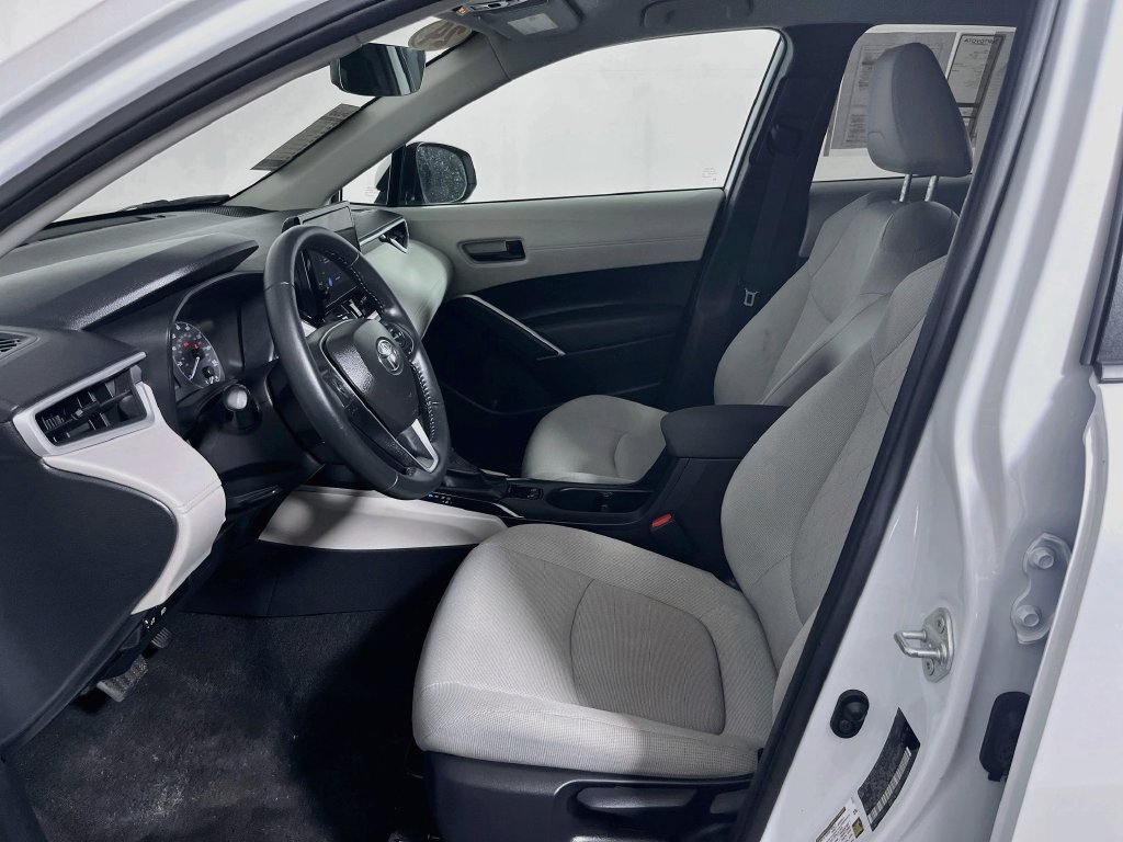 Used 2024 Toyota Corolla Cross LE AWD/4WD image 12