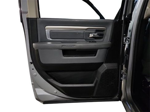 Used 2020 RAM 1500 Classic SLT w/ Luxury Group image 22