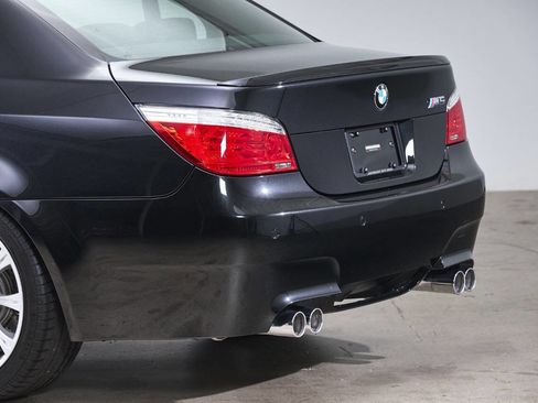 Used 2008 BMW M5 image 12