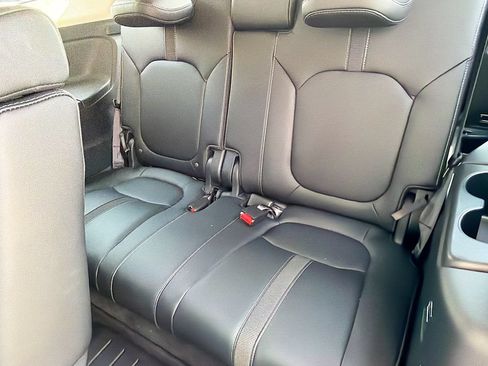 Used 2025 Honda Pilot EX-L image 27