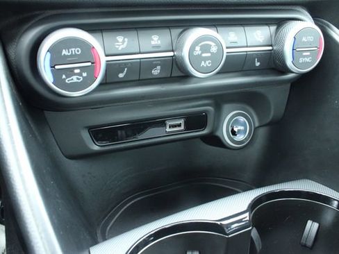 Used 2024 Alfa Romeo Giulia Ti AWD/4WD image 19