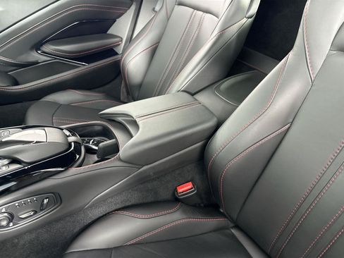 Used 2020 Aston Martin V8 Vantage Coupe RWD image 32